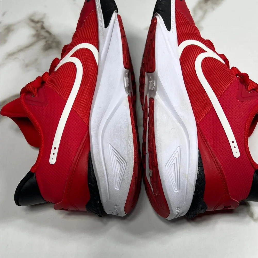 Nike red/white Star Runner shoes size 6Y